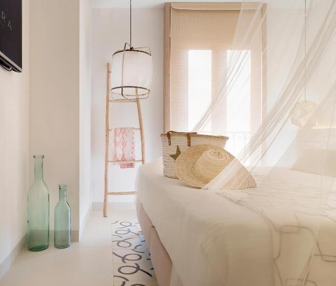 إستوديو قياسى, Gatzara Suites Santa Gertrudis