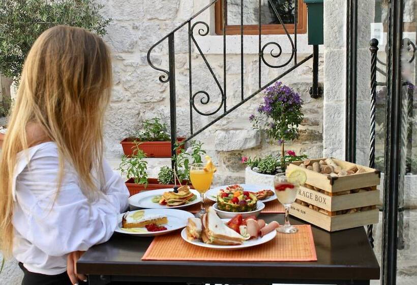 اتاق لوکس, Heritage Palace Varos   Mag Quaint & Elegant Boutique Hotels