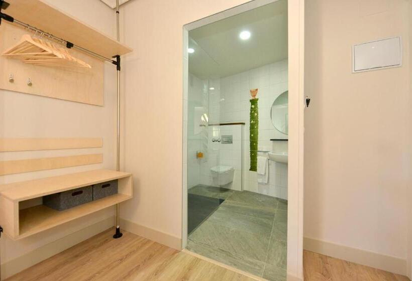 스탠다드 룸, La Alfonsina