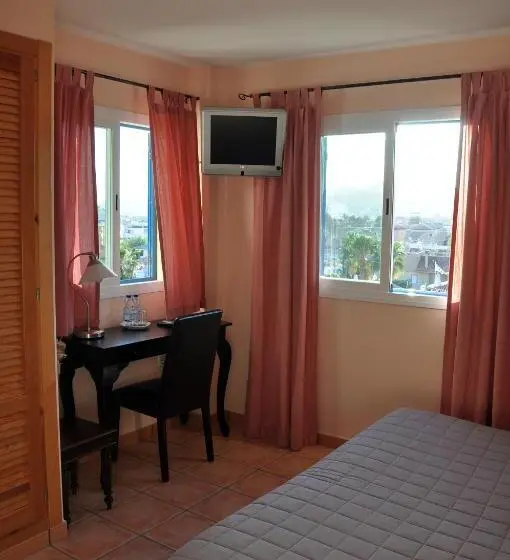 Standard-huone, Mayarí