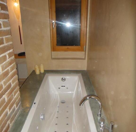 스위트, Rural Cal Torner Adults Only