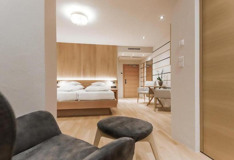 スタンダードシングルルーム, Spitaler