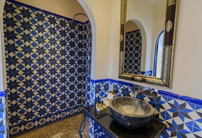 Suite with lake view, Las Orquideas Hotel Spain