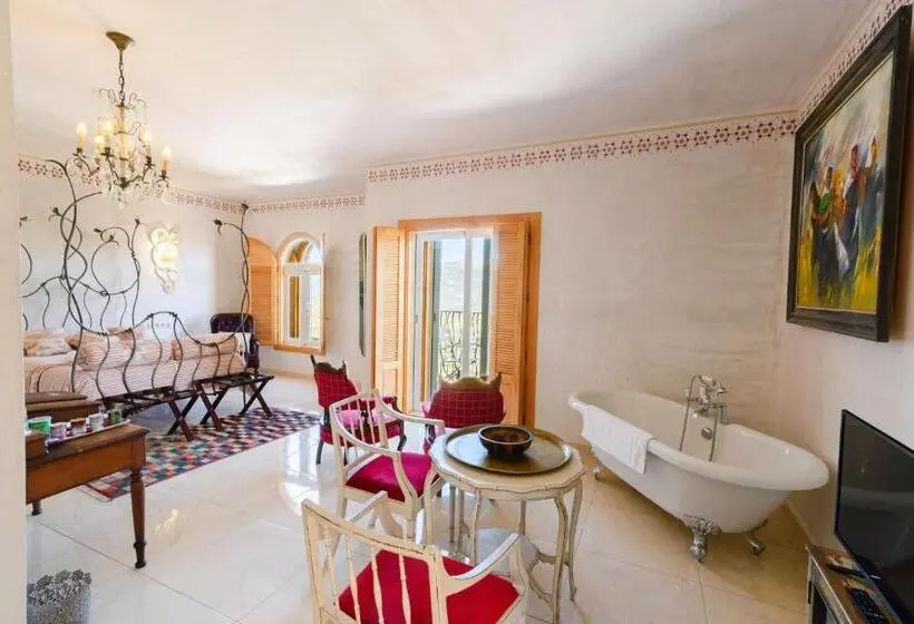 Suite with lake view, Las Orquideas Hotel Spain