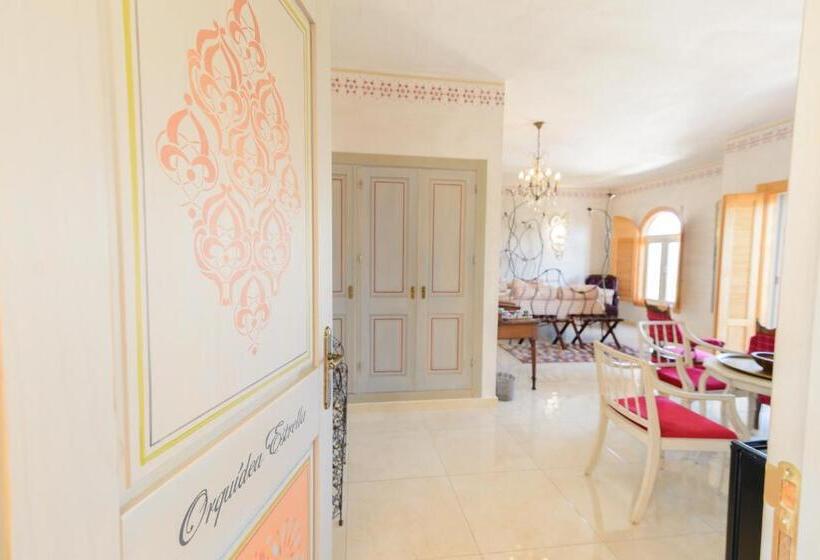 Suite with lake view, Las Orquideas Hotel Spain
