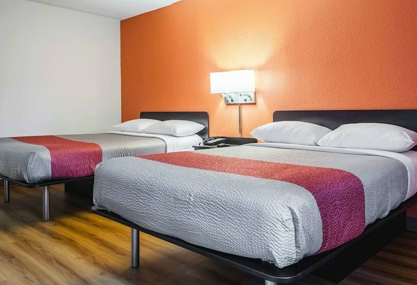 스탠다드 룸 더블 침대 2개, Motel 6brockton, Ma