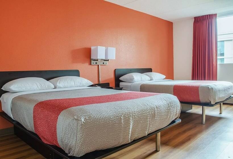 스탠다드 룸 더블 침대 2개, Motel 6brockton, Ma