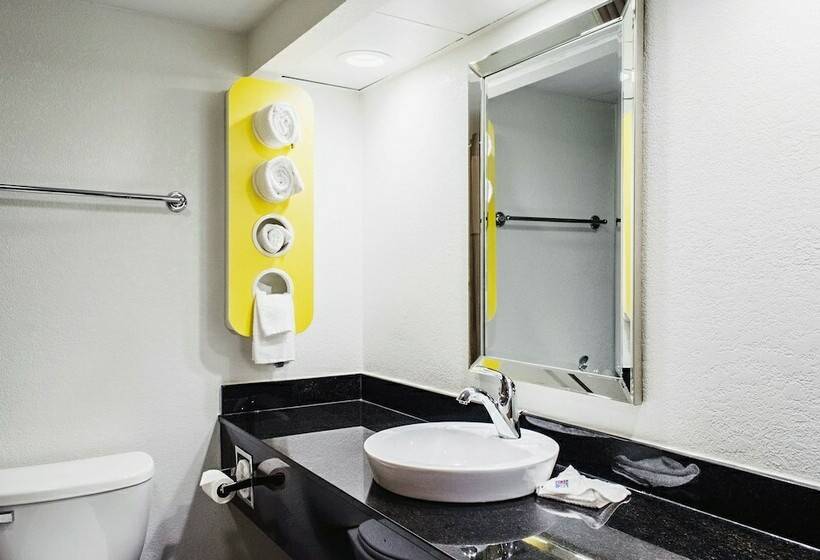 스탠다드 룸 더블 침대 2개, Motel 6brockton, Ma