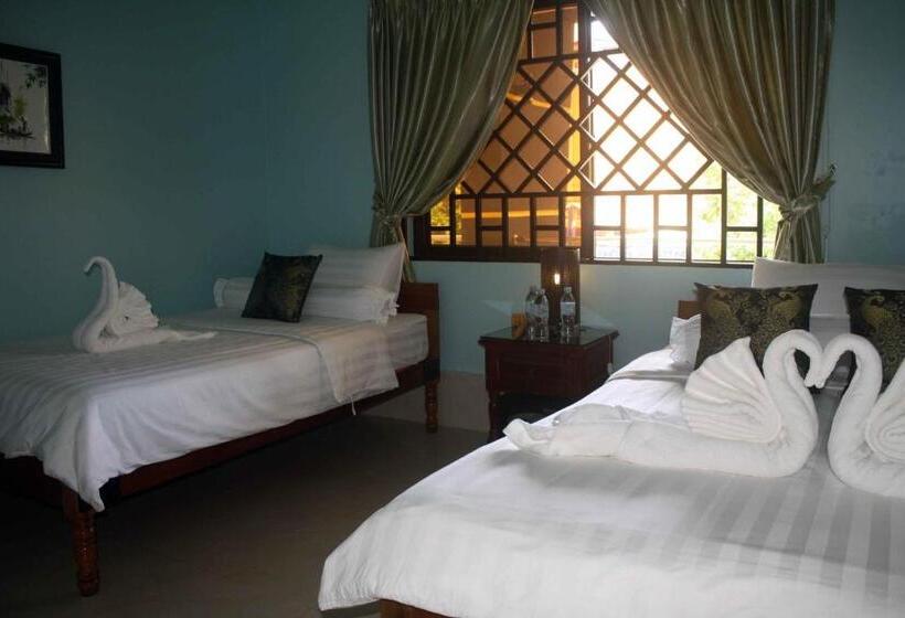 غرفة قياسية مع حمام خارجي, The Magic Sponge