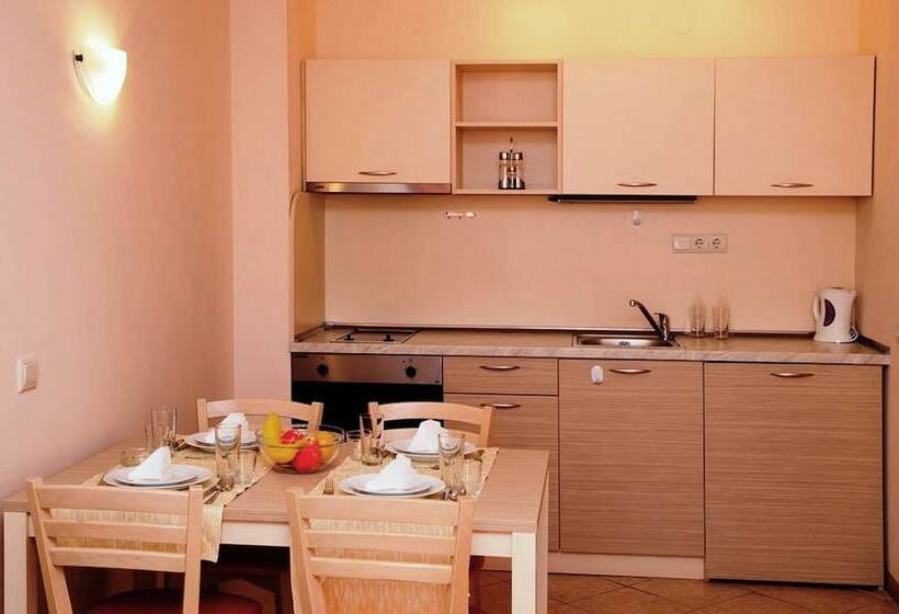 Апартаменты 1 Спальня, Royal Sun Apartments