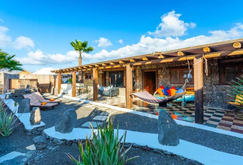 带2个卧室的公寓, Eco Village Finca De Arrieta   Yurts And Stone Cottages   Shared Pool   Walking Distance To Arrieta