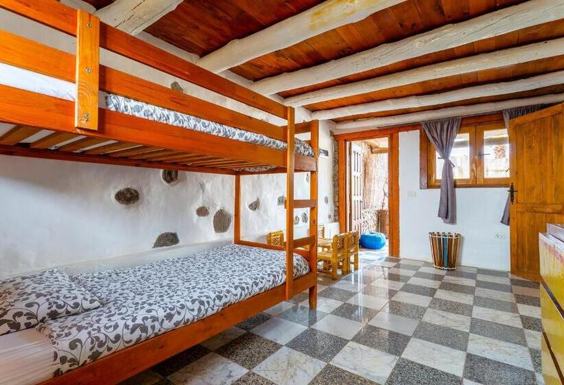 带2个卧室的公寓, Eco Village Finca De Arrieta   Yurts And Stone Cottages   Shared Pool   Walking Distance To Arrieta