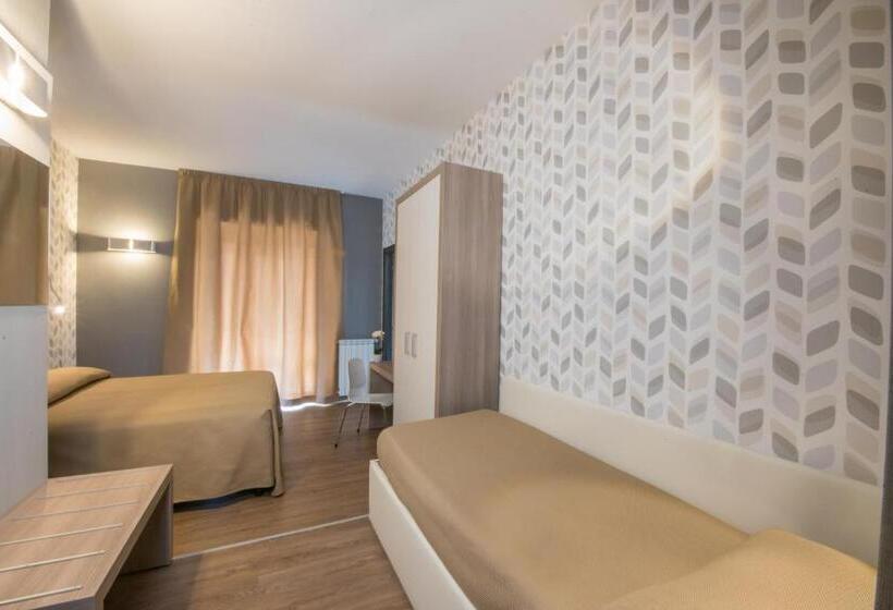 اتاق استاندارد سه نفره, B&b Fantasie Romane