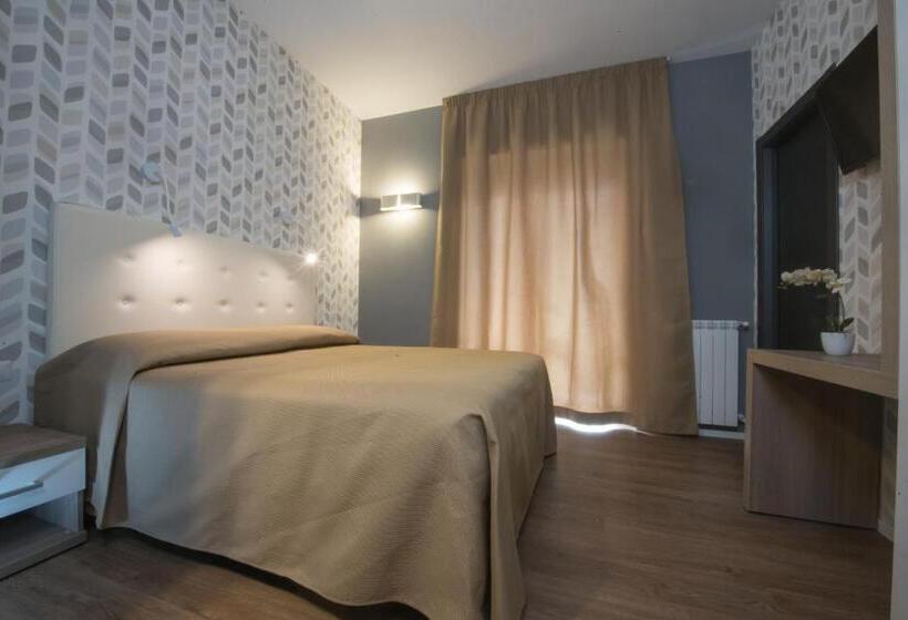 חדר סטנדרט לארבעה, B&b Fantasie Romane