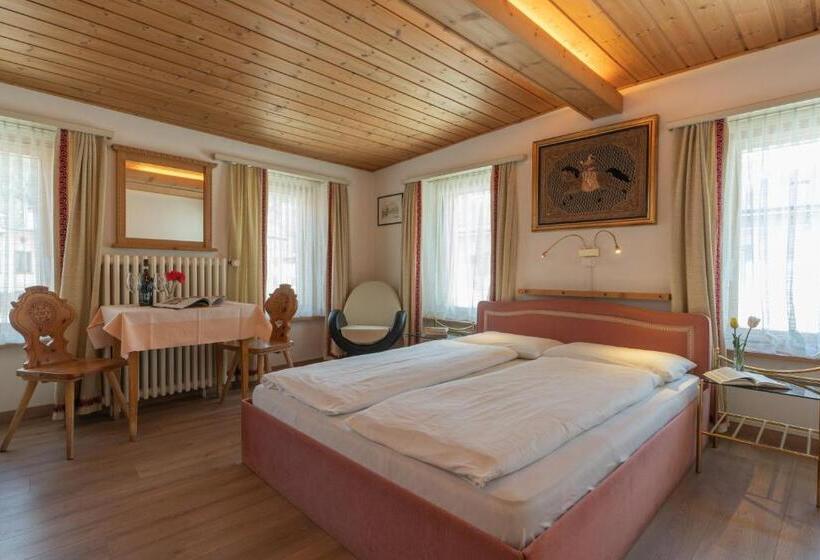 غرفة قياسية حمام مشترك, Alpina