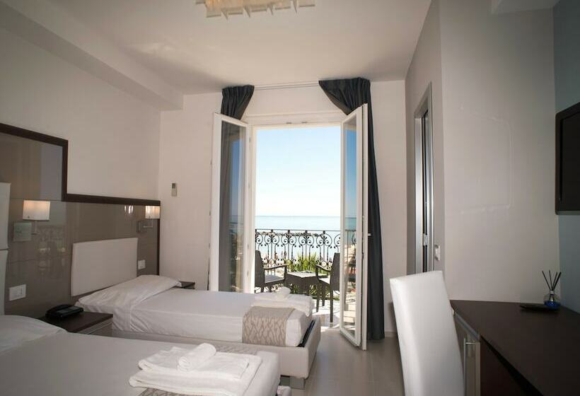 Трехместный Номер Deluxe Вид на Море, Baia Marina