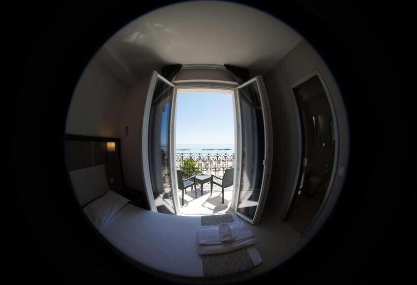 غرفة ديلوكس رباعية, Baia Marina