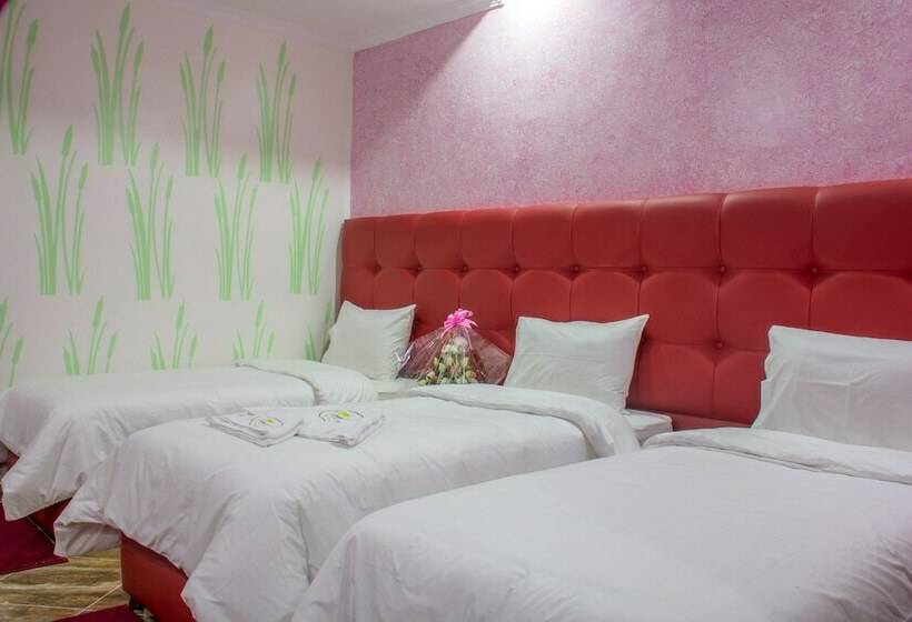 Номер Стандарт Трехместный, Hôtel Hadaik Ain Asserdoune