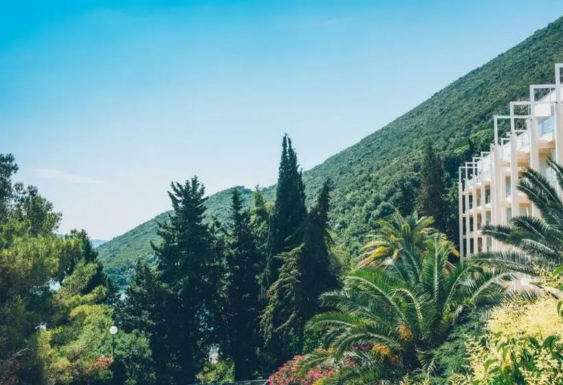 سوئیت جونیور با چشم‌انداز باغ, Iberostar Waves Herceg Novi - All Inclusive