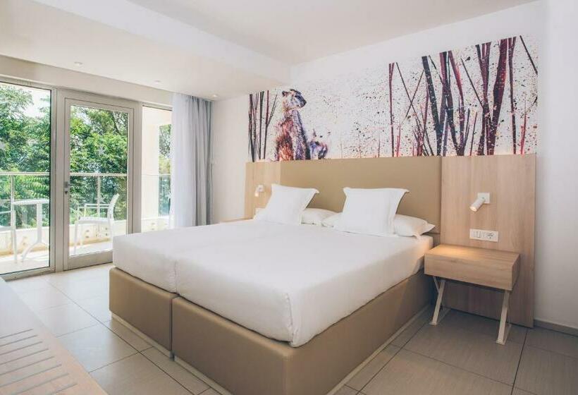 סוויטת ג'וניור נוף לגינה, Iberostar Waves Herceg Novi - All Inclusive