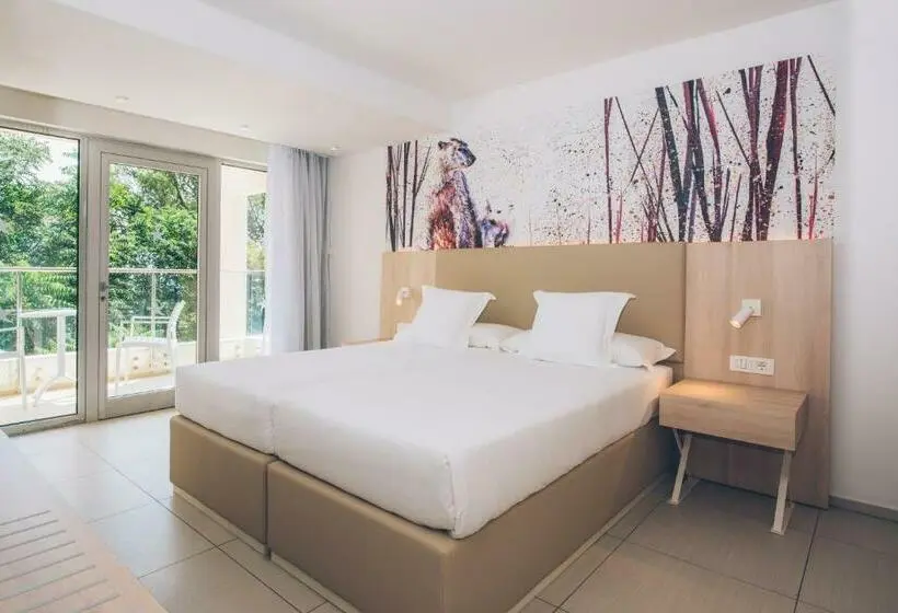 سوئیت جونیور با چشم‌انداز باغ, Iberostar Waves Herceg Novi - All Inclusive