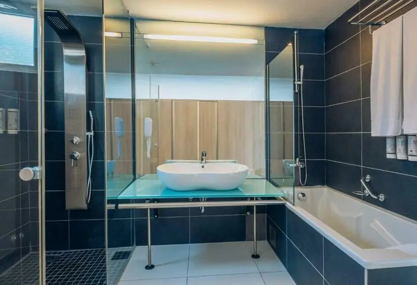 سوئیت جونیور با چشم‌انداز باغ, Iberostar Waves Herceg Novi - All Inclusive