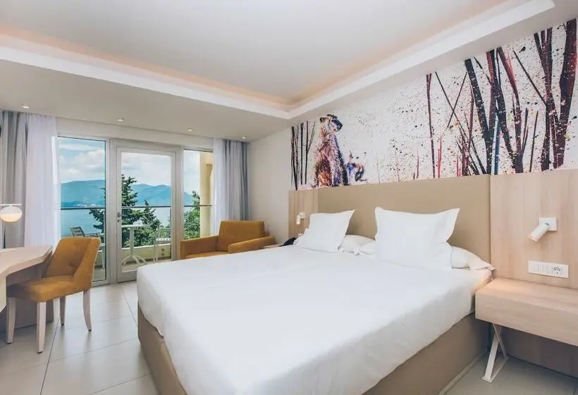 اتاق اساندارد با چشم‌انداز جانبی به دریا, Iberostar Waves Herceg Novi - All Inclusive