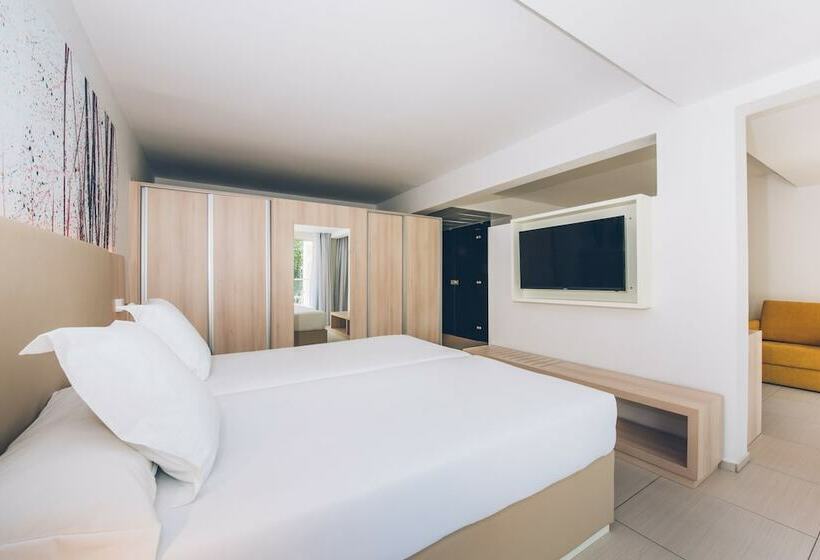 סוויטת ג'וניור נוף לגינה, Iberostar Waves Herceg Novi - All Inclusive