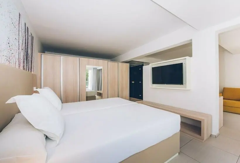 سوئیت جونیور با چشم‌انداز باغ, Iberostar Waves Herceg Novi - All Inclusive