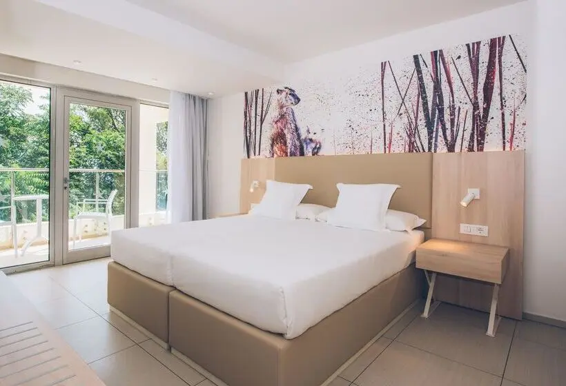 سوئیت جونیور با چشم‌انداز باغ, Iberostar Waves Herceg Novi - All Inclusive