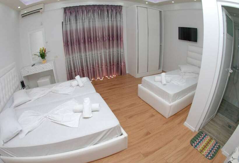 Camera Tripla Standard Vista Mare, Iliria