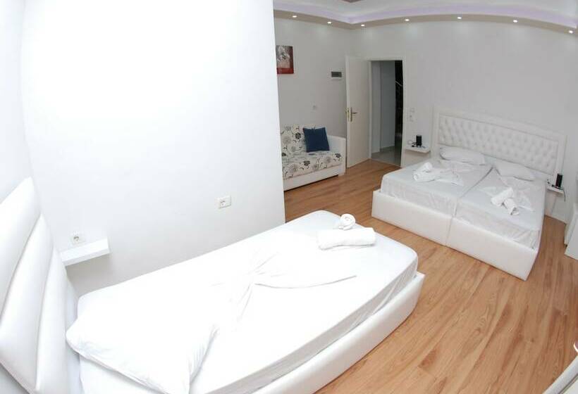 Camera Tripla Standard Vista Mare, Iliria