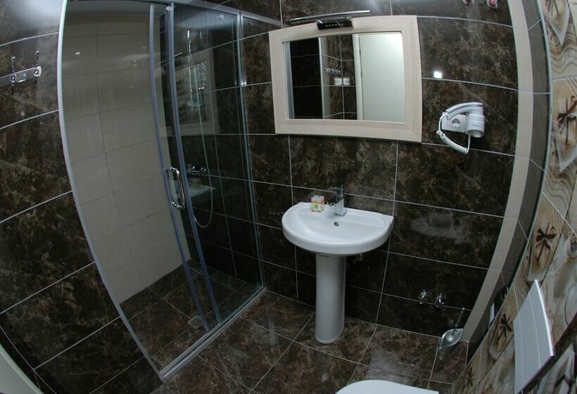 Camera Standard con Balcone, Iliria