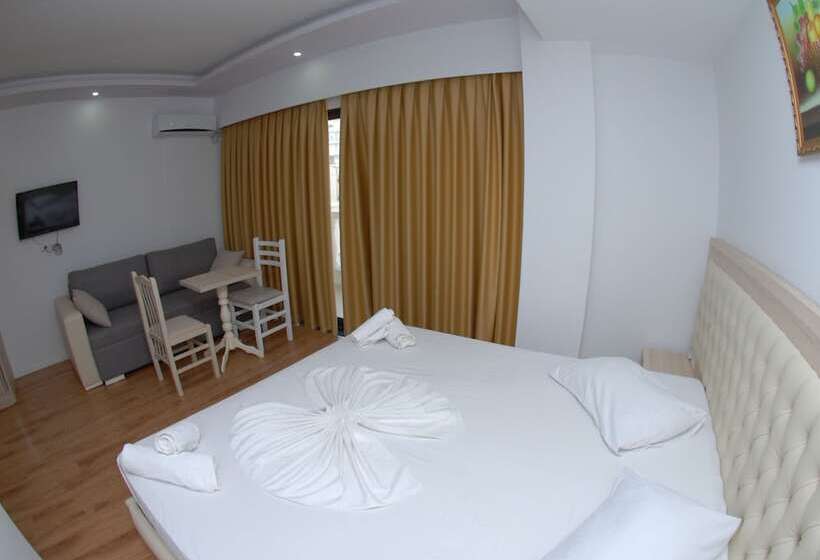 Camera Standard con Balcone, Iliria