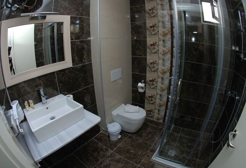 Camera Standard con Balcone, Iliria