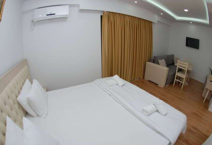 Camera Standard con Balcone, Iliria