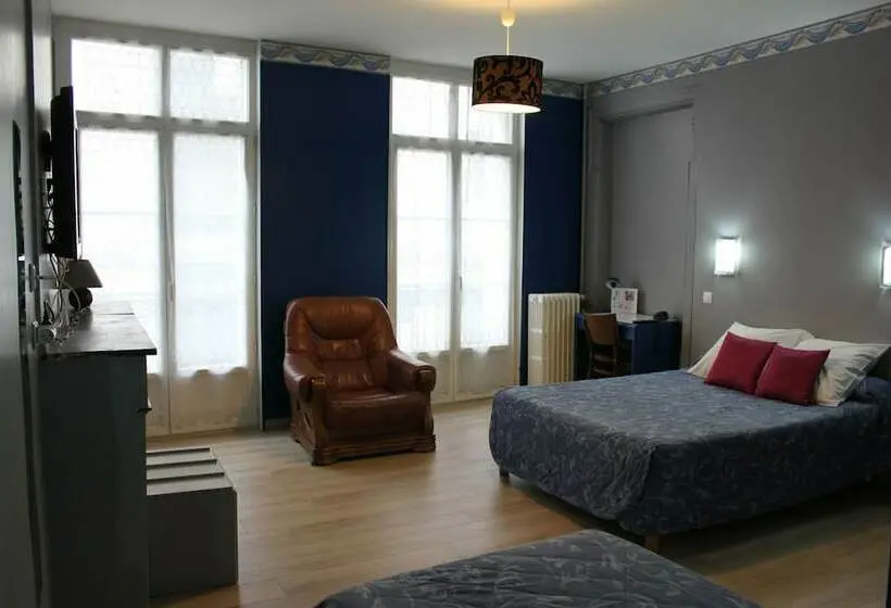 Quarto Triplo Estandar, Nova
