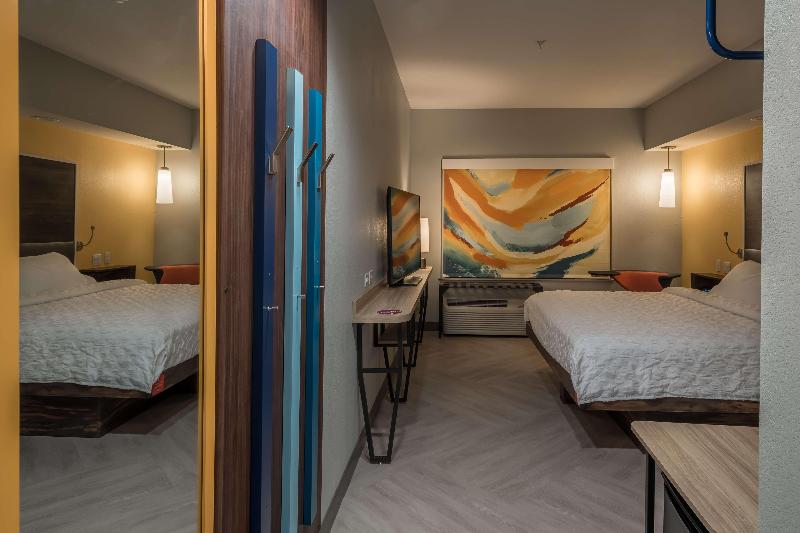 스탠다드 룸 킹사이즈 침대, Tru By Hilton Garland Richardson