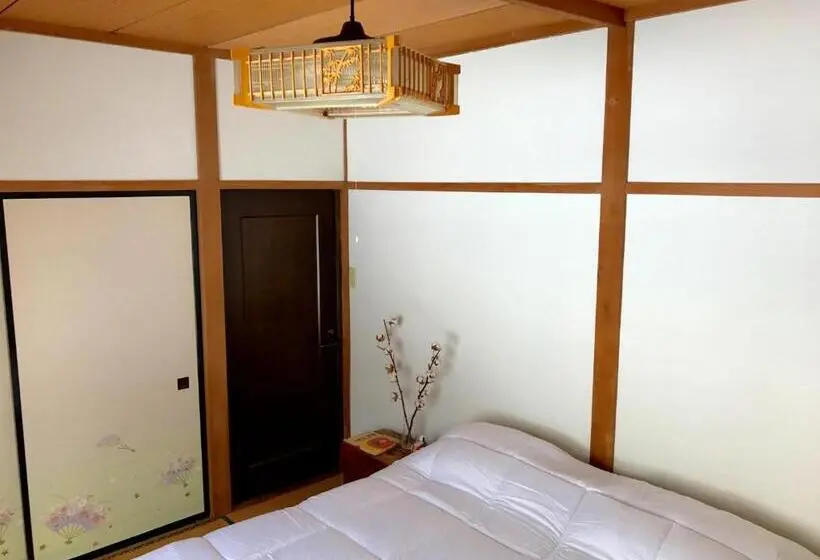 バス共有のスタンダードルーム, Hai Lodge