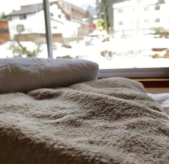 バス共有のスタンダードルーム, Hai Lodge