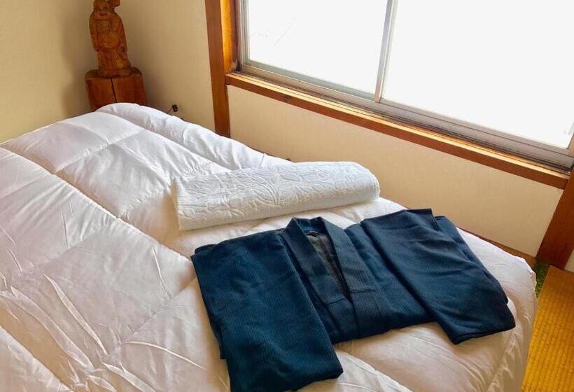 バス共有のスタンダードルーム, Hai Lodge