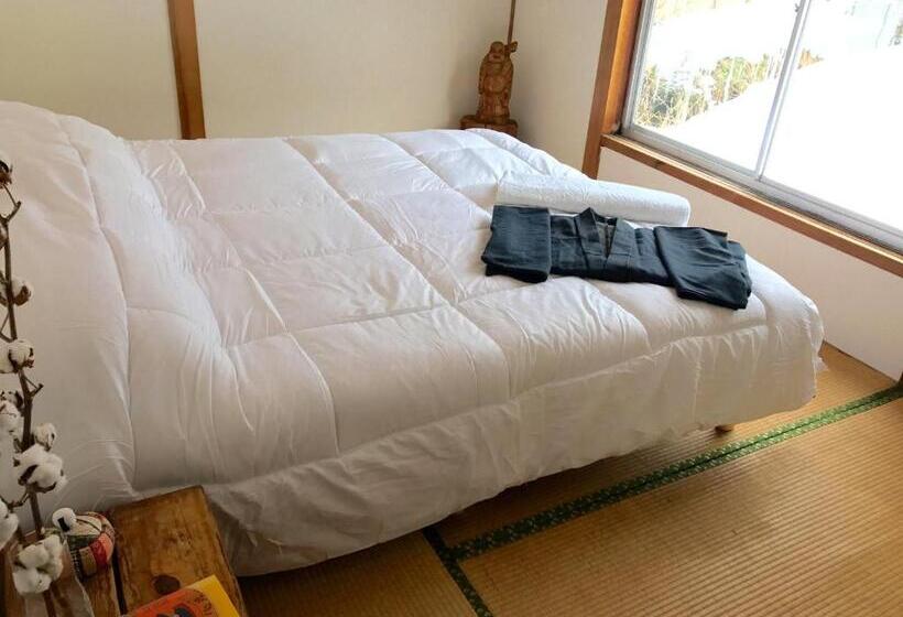 バス共有のスタンダードルーム, Hai Lodge