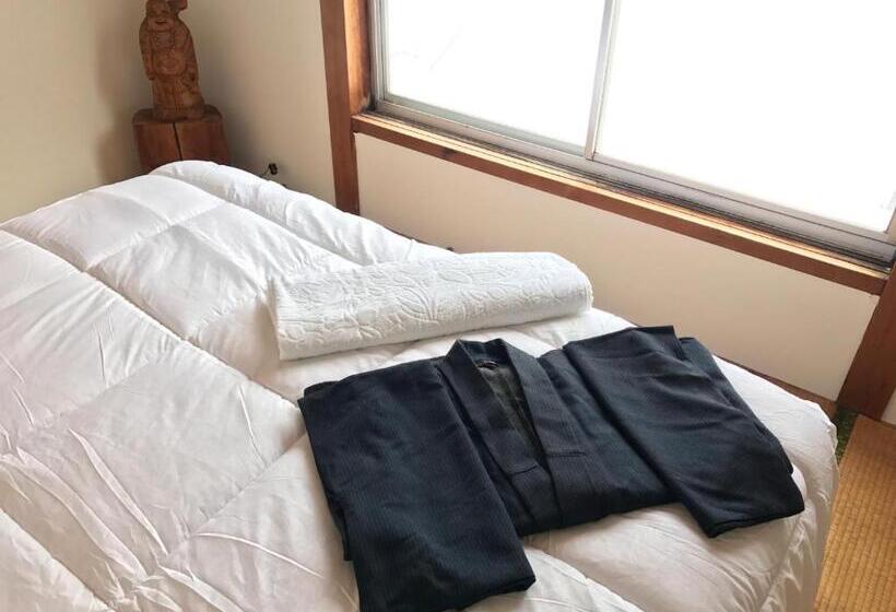 バス共有のスタンダードルーム, Hai Lodge