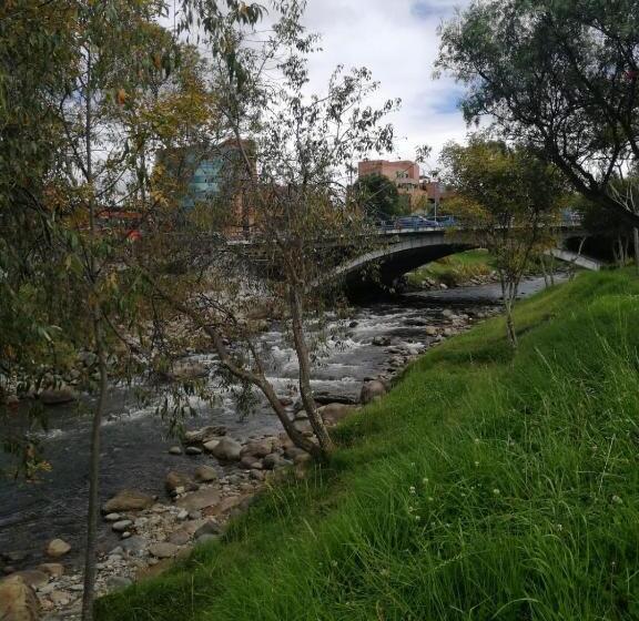 غرفة قياسية مطلّة علي الحديقة, Casatodosantos