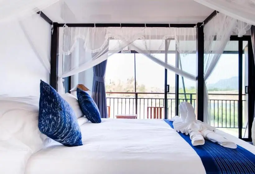 سوییت با چشم‌انداز کوه, Phuruakeeree Resort