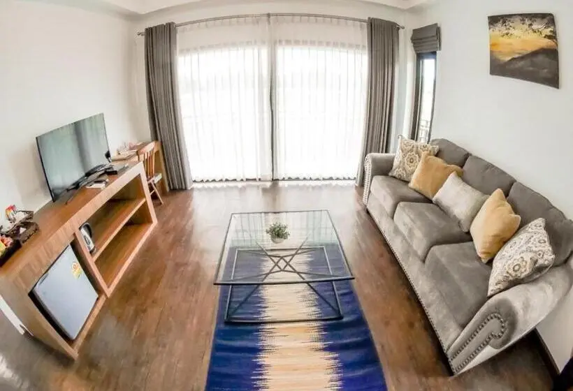 سوییت با چشم‌انداز کوه, Phuruakeeree Resort