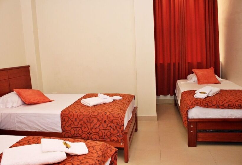 スタンダードトリプルルーム, Hostal Macambo