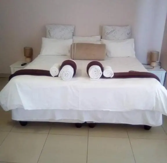 سوئیت با تخت بزرگ, Elilo Bed And Breakfast