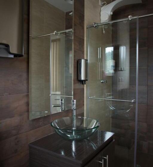 带阳台的豪华间, 212