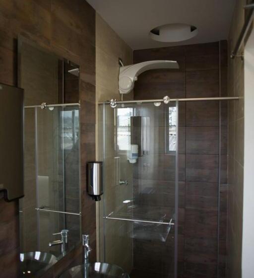 带阳台的豪华间, 212